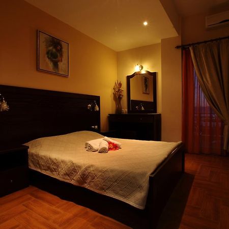 Pantheon Hotel & Suites Nerotriviá Rum bild
